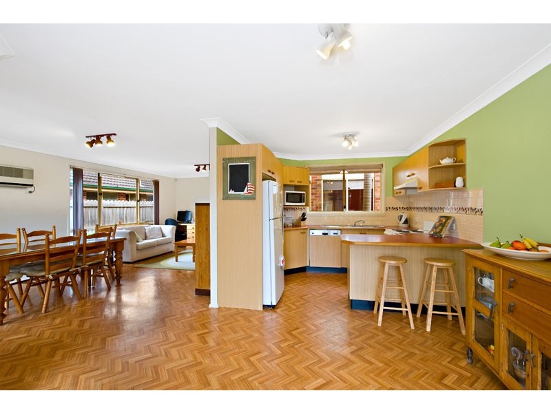 20  Clarendon Crt, Wattle Grove NSW 2173