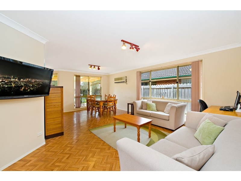 20  Clarendon Crt, Wattle Grove NSW 2173