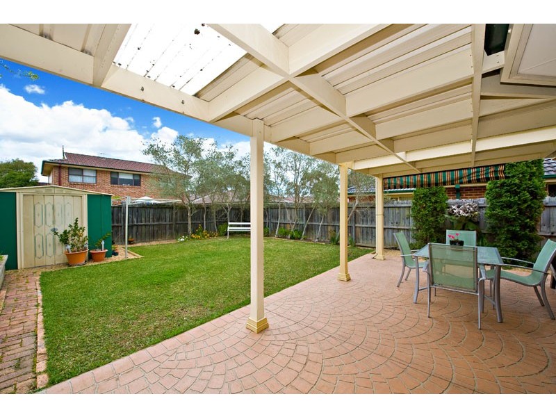 20  Clarendon Crt, Wattle Grove NSW 2173