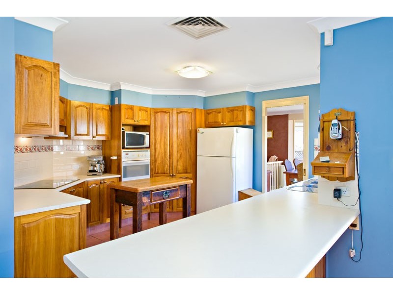 12  Martindale Court, Wattle Grove NSW 2173