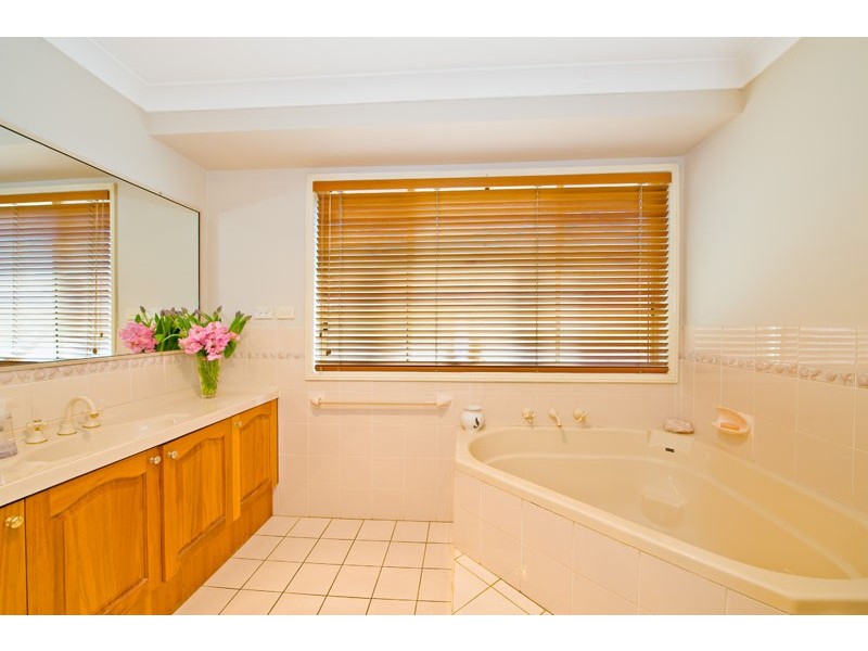 12  Martindale Court, Wattle Grove NSW 2173