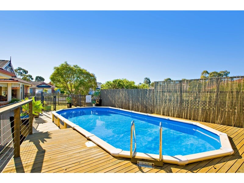 12  Martindale Court, Wattle Grove NSW 2173