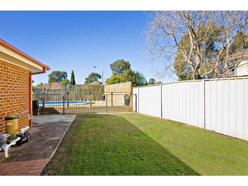 12  Martindale Court, Wattle Grove NSW 2173