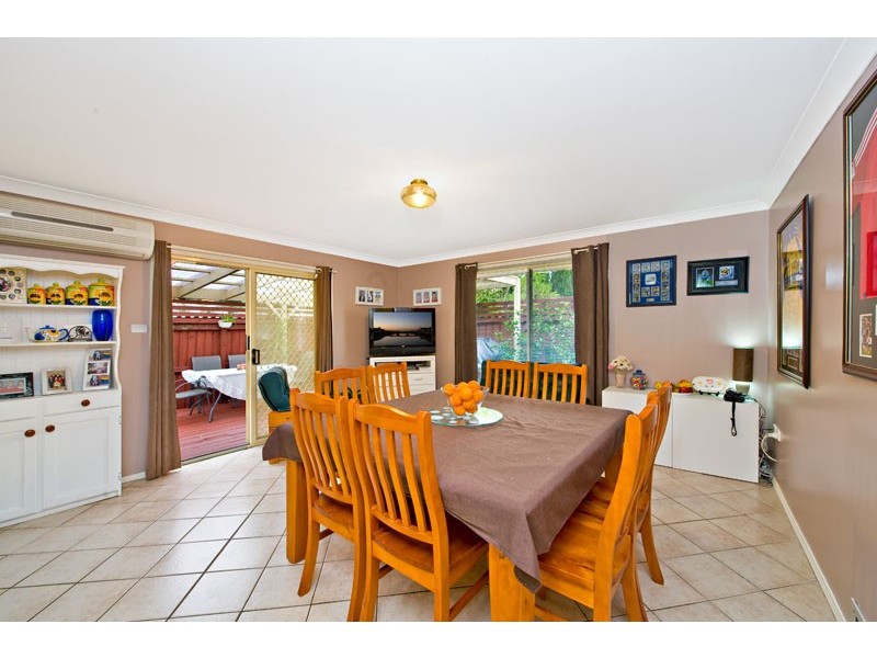 15 Orara Crt, Wattle Grove NSW 2173