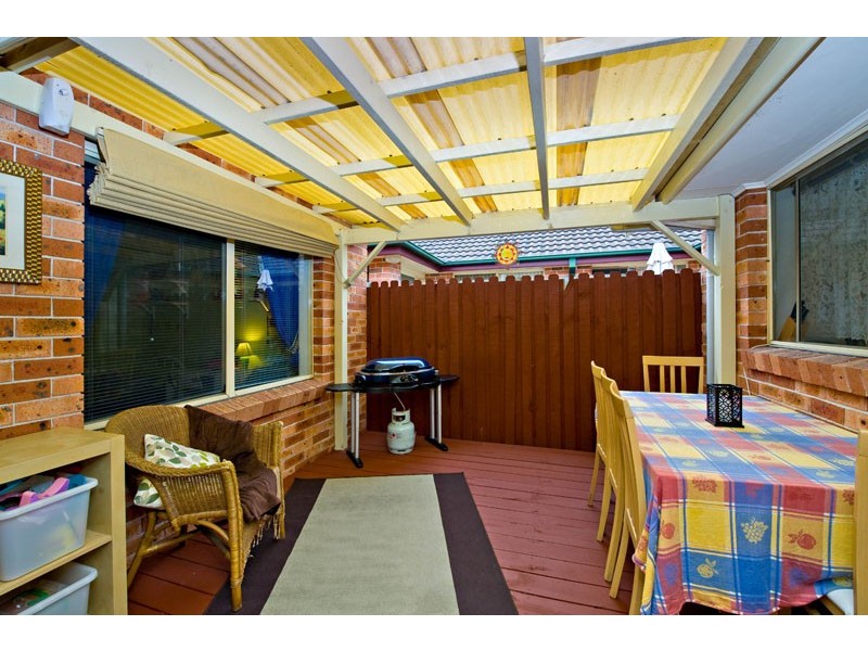 15 Orara Crt, Wattle Grove NSW 2173