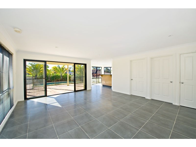 1  Riverview Road, Pleasure Point NSW 2172