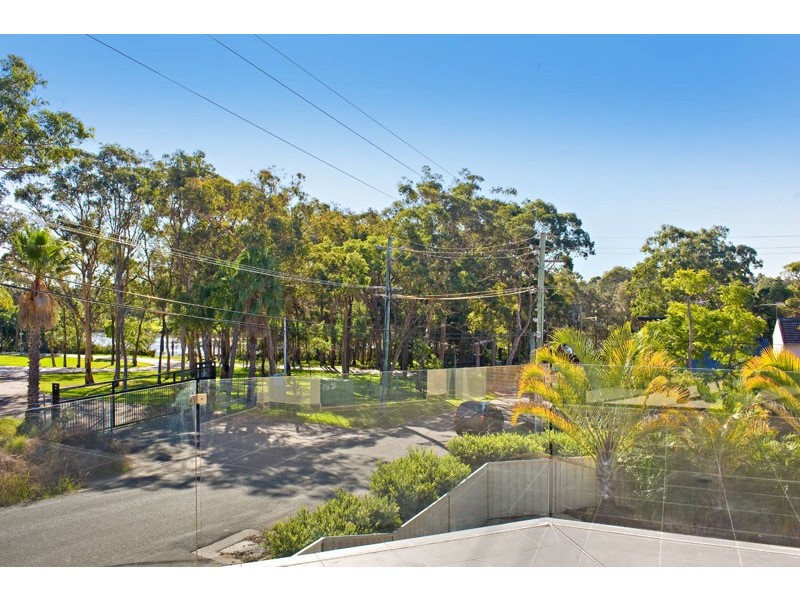 1  Riverview Road, Pleasure Point NSW 2172