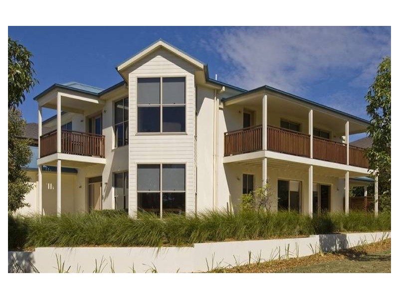 12 Barrack Circuit, Macquarie Links NSW 2565