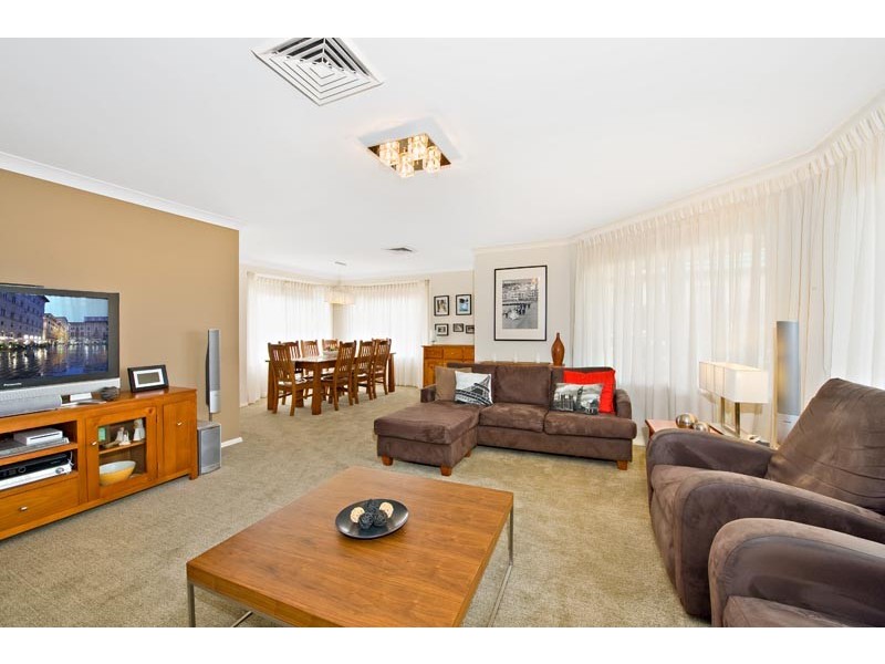 21  Gracemere Crt, Wattle Grove NSW 2173