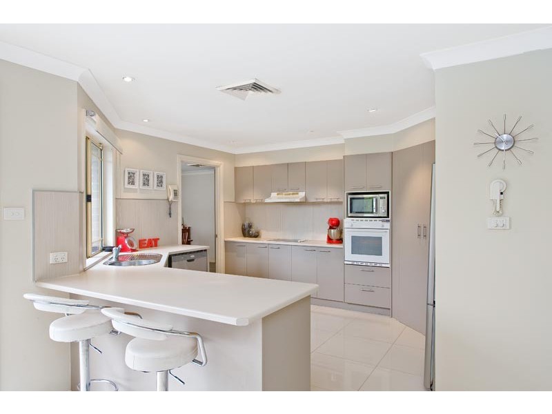 21  Gracemere Crt, Wattle Grove NSW 2173