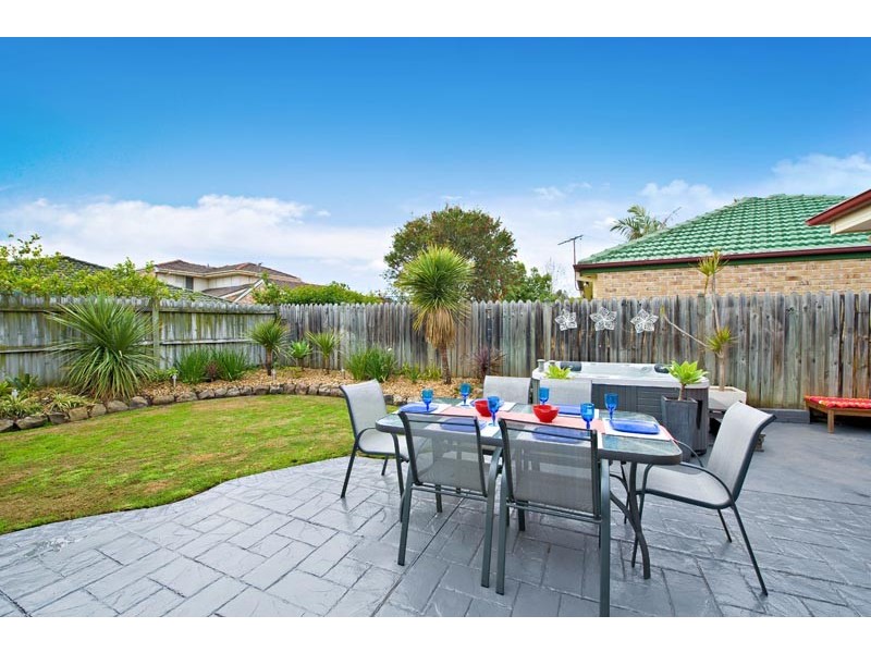 21  Gracemere Crt, Wattle Grove NSW 2173