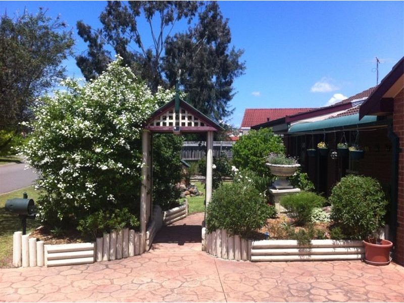 11  Lanyon Crt, Wattle Grove NSW 2173