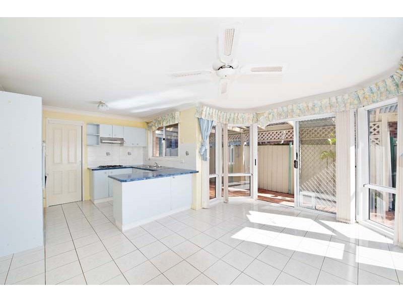 21  Castlerock Court, Wattle Grove NSW 2173