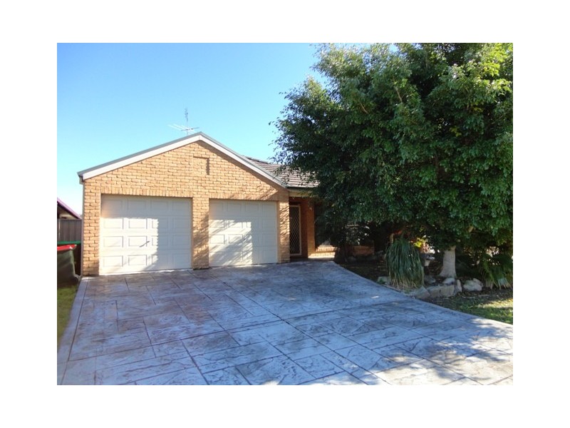 34 Todd Court, Wattle Grove NSW 2173