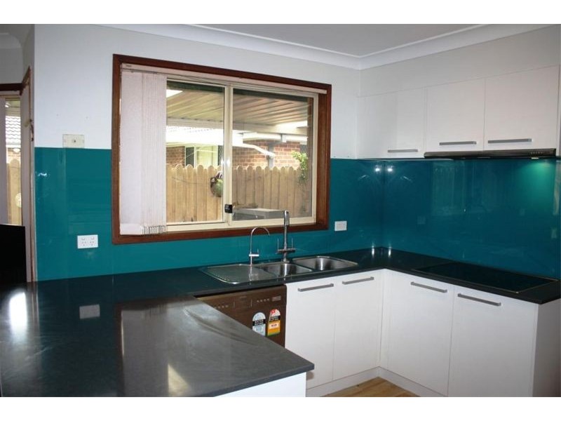 9 Tomago Crt, Wattle Grove NSW 2173