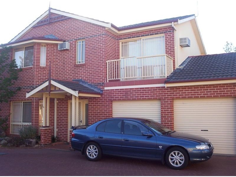 6/11 Yarren Ct, Wattle Grove NSW 2173