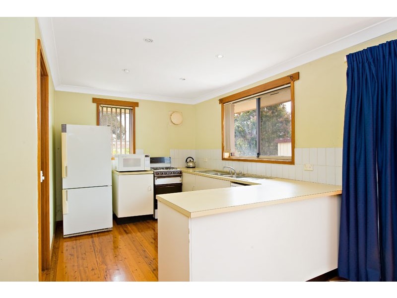 14 chauvel Av, Wattle Grove NSW 2173