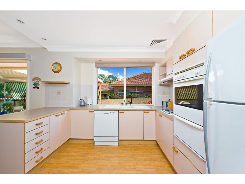 13  Torrens Crt, Wattle Grove NSW 2173