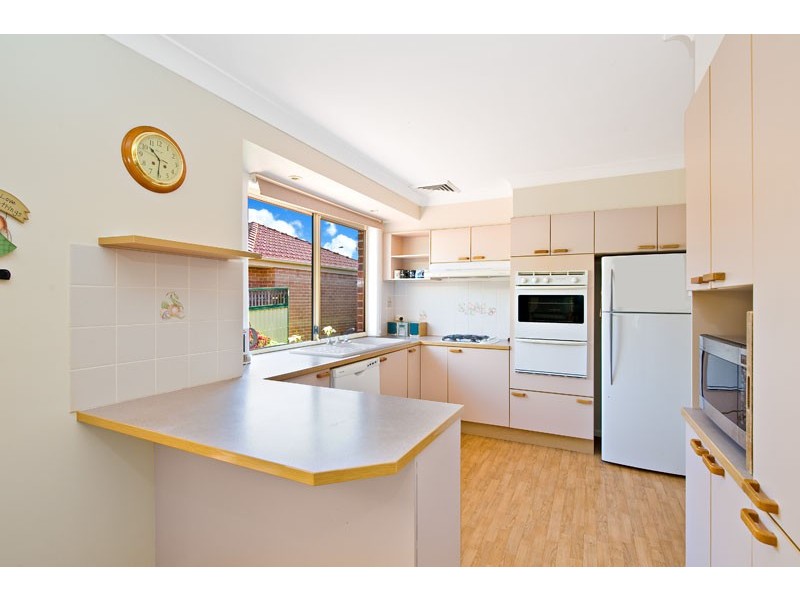 13  Torrens Crt, Wattle Grove NSW 2173