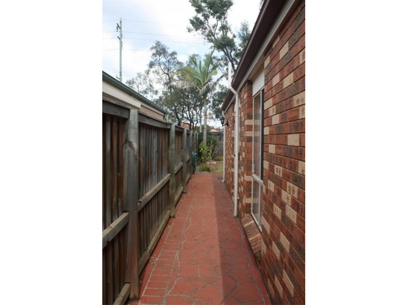 12 Sandover Court, Wattle Grove NSW 2173