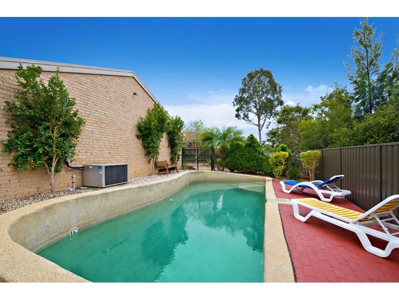 18 Cassinia Court, Wattle Grove NSW 2173