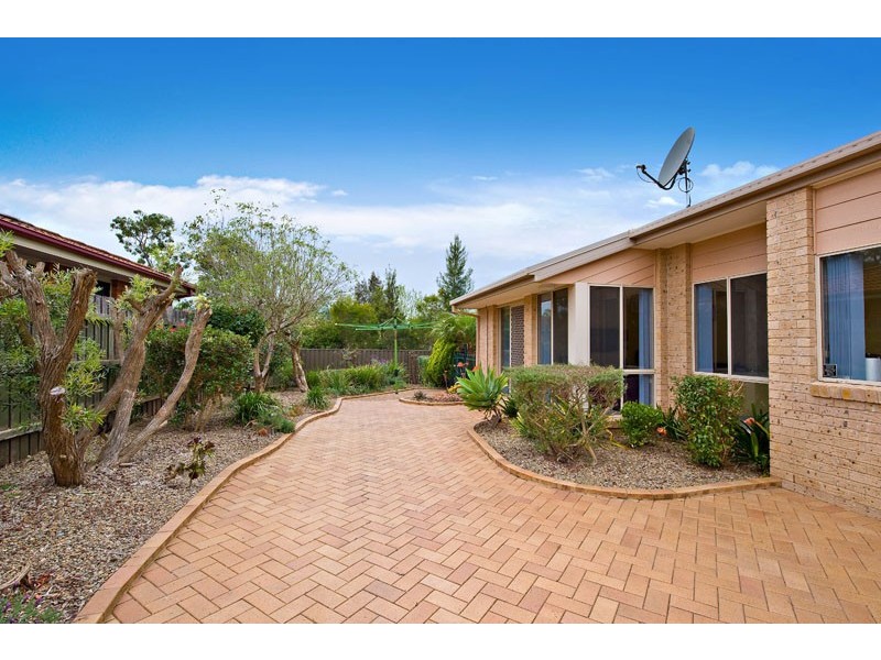 18 Cassinia Court, Wattle Grove NSW 2173
