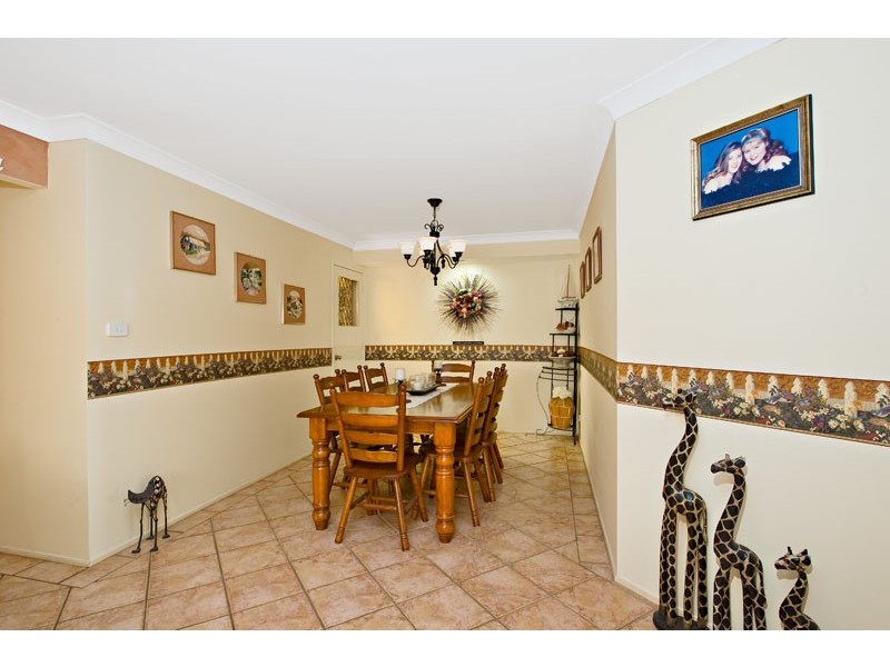 11 Tweed Crt, Wattle Grove NSW 2173