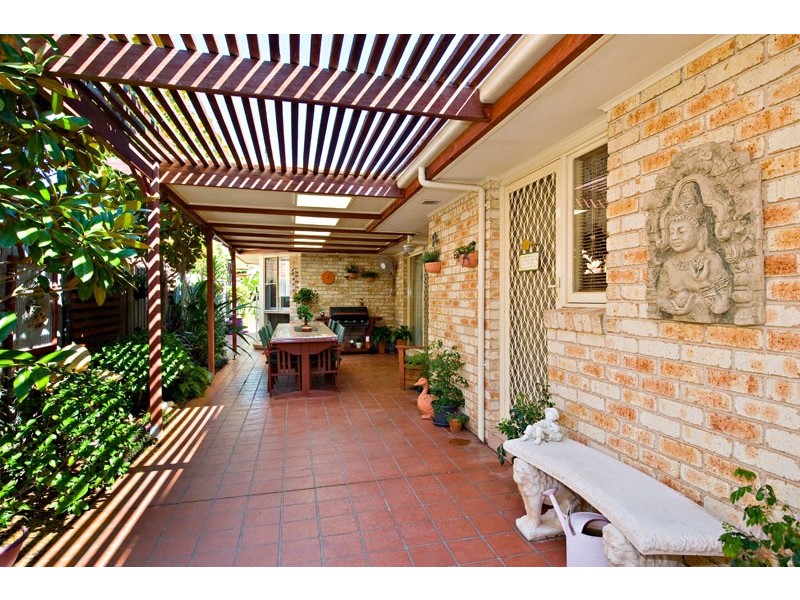 11 Tweed Crt, Wattle Grove NSW 2173
