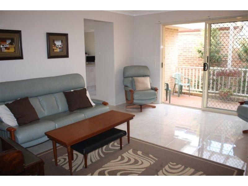 9 Merrang Court, Wattle Grove NSW 2173