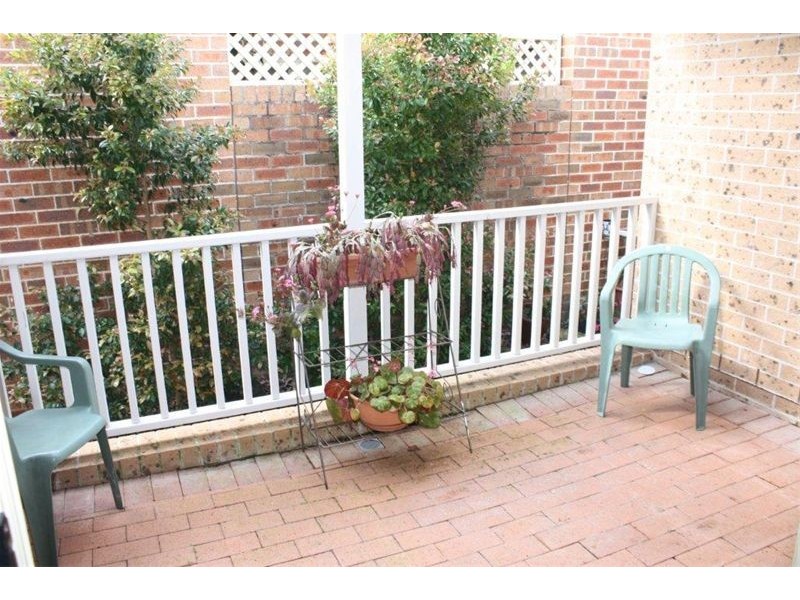 9 Merrang Court, Wattle Grove NSW 2173