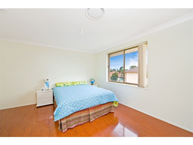 1 Cambrian Av, Voyager Point NSW 2172