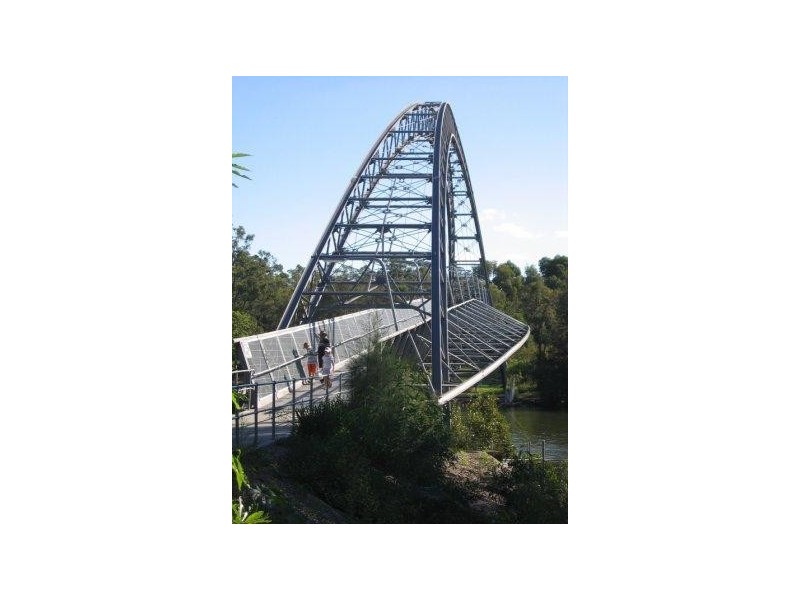 1 Cambrian Av, Voyager Point NSW 2172