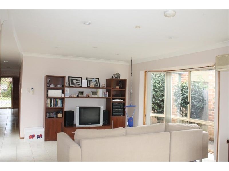 6 Exbury Crt, Wattle Grove NSW 2173