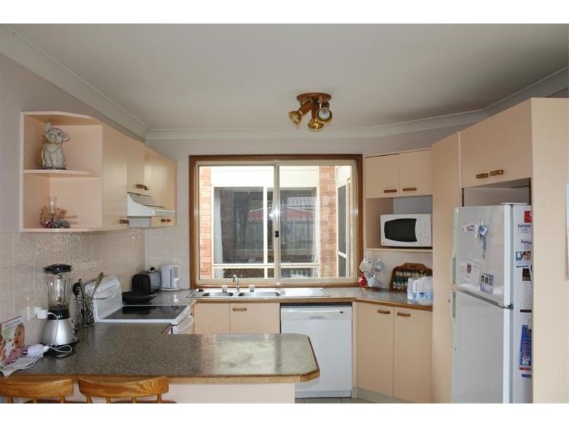 6 Exbury Crt, Wattle Grove NSW 2173