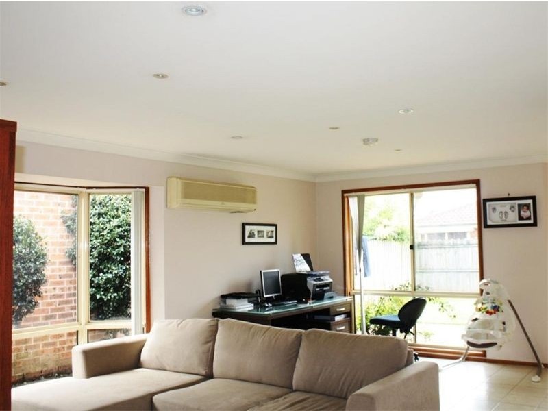 6 Exbury Crt, Wattle Grove NSW 2173