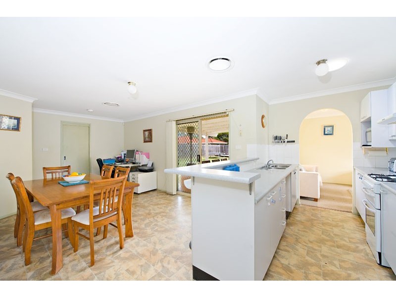 6 Conferta Crt, Wattle Grove NSW 2173