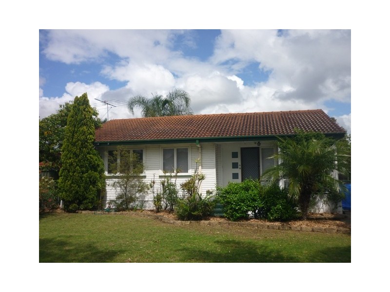 40 Brallos Ave, Holsworthy NSW 2173