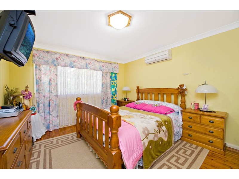 13 Sligar Avenue, Hammondville NSW 2170