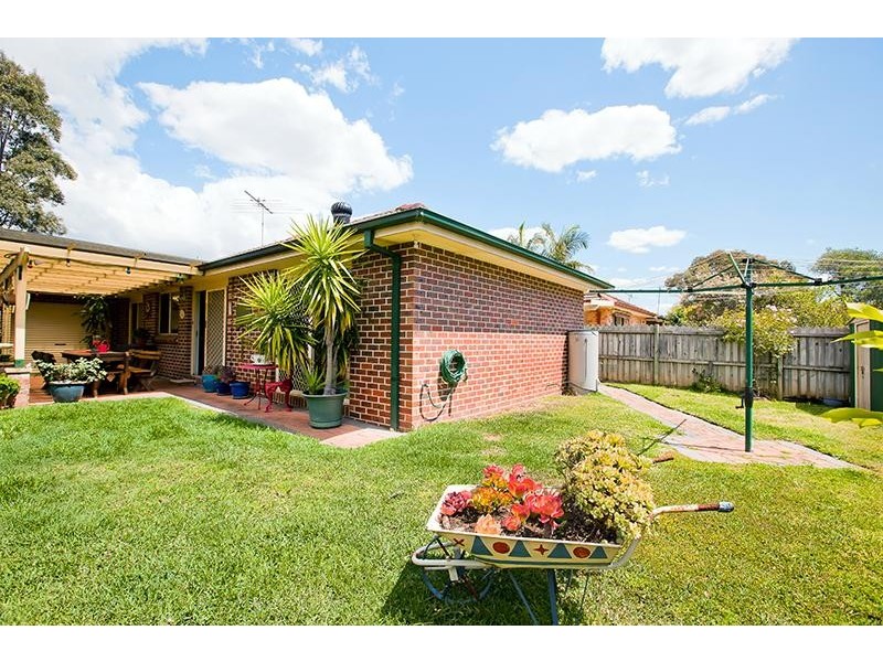 19  Como Crt, Wattle Grove NSW 2173
