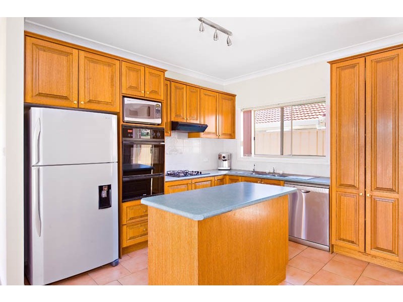 20 Beltana Crt, Wattle Grove NSW 2173