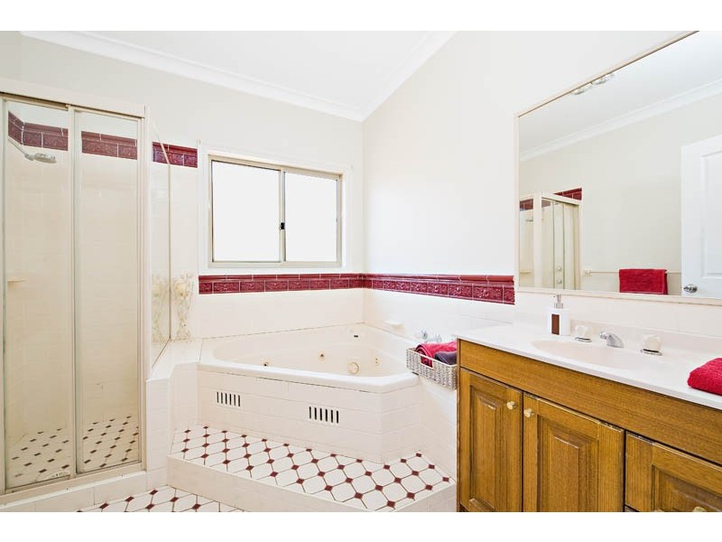 20 Beltana Crt, Wattle Grove NSW 2173