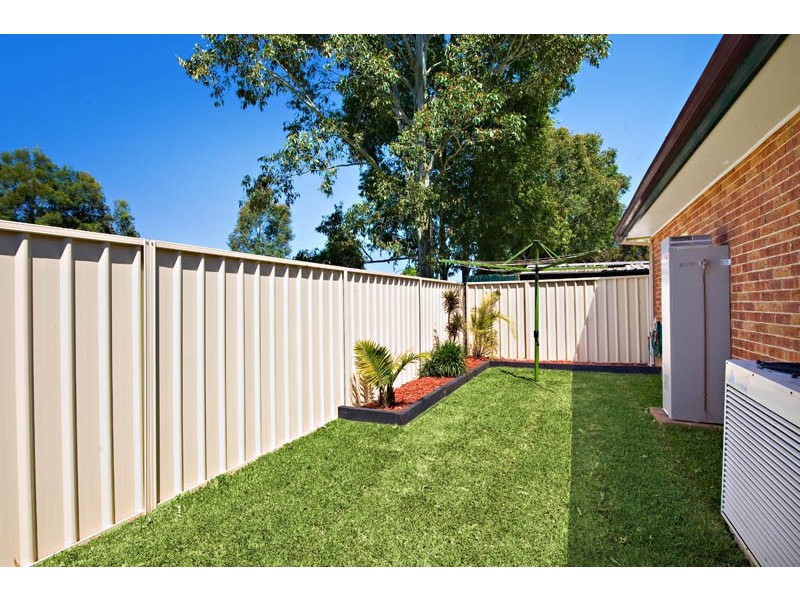 20 Beltana Crt, Wattle Grove NSW 2173