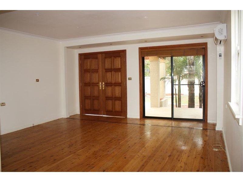 135 Bardia  Pde, Holsworthy NSW 2173