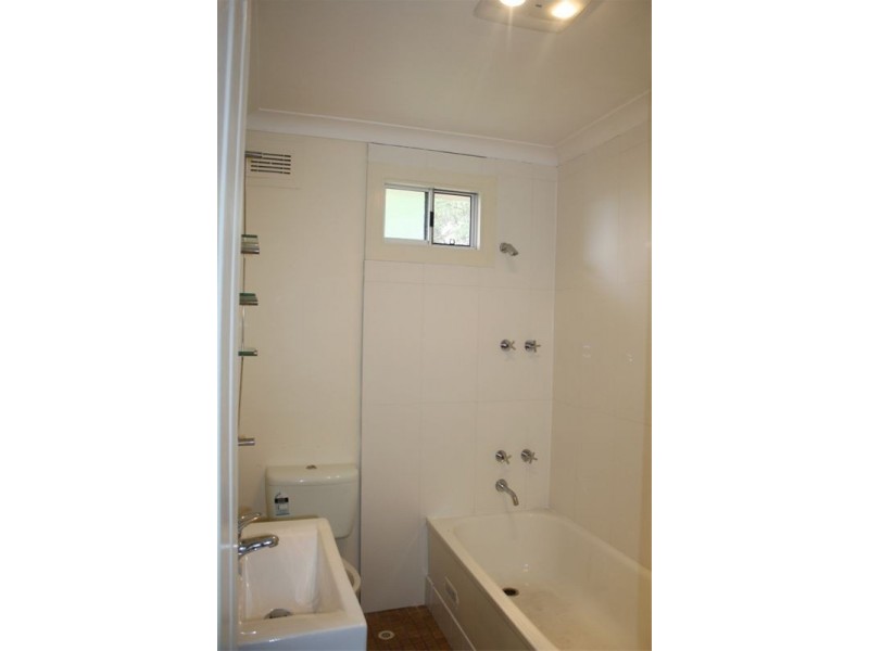135 Bardia  Pde, Holsworthy NSW 2173