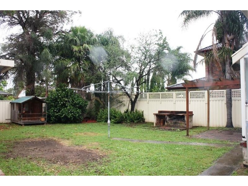 135 Bardia  Pde, Holsworthy NSW 2173