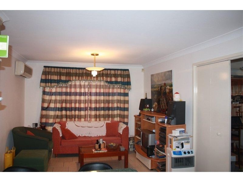 22  Kinchega Crt, Wattle Grove NSW 2173