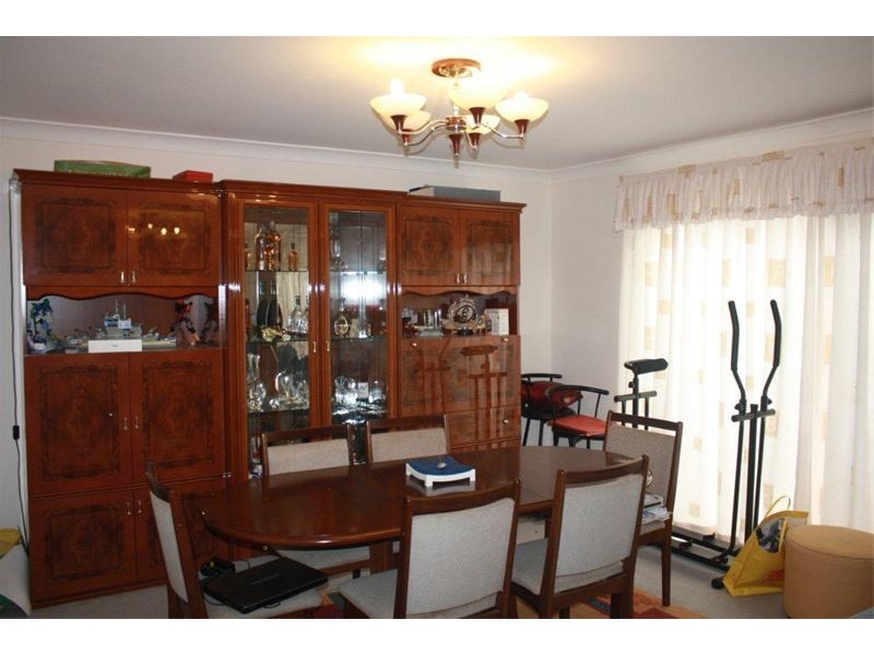 22  Kinchega Crt, Wattle Grove NSW 2173