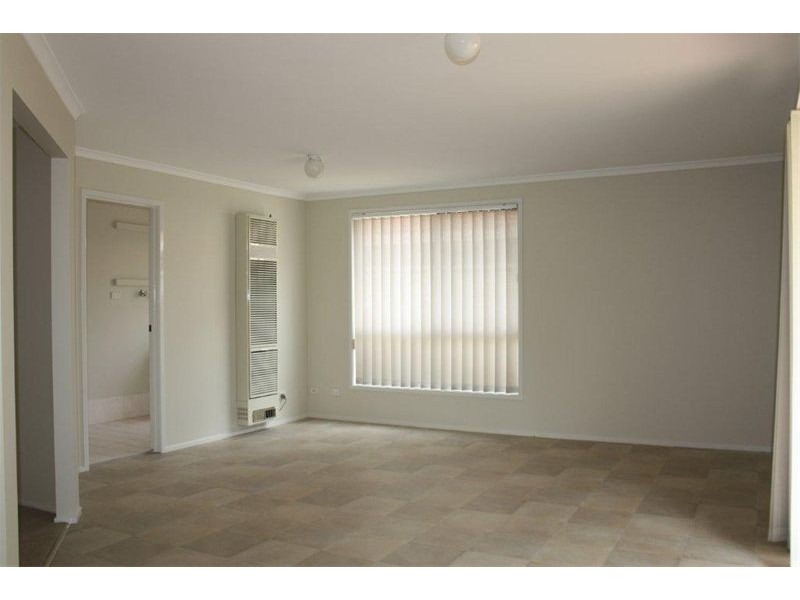 13  Glenelg Crt, Wattle Grove NSW 2173