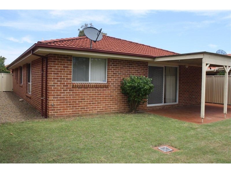 13  Glenelg Crt, Wattle Grove NSW 2173