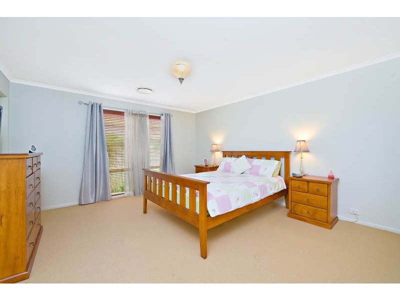 16 Geebung Crt, Voyager Point NSW 2172